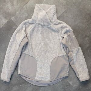 Nike Light Gray/Beige Sherpa Fleece Pullover Size XS